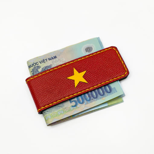 Kẹp tiền hình lá cờ Việt Nam, được làm từ da bò