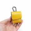 Case da Airpods 1 - 2 được làm từ da bò, màu vàng mịn