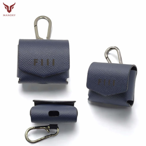 Bao da Fiil cc pro 2 được làm từ da bò, màu xanh đen hạt khắc tên