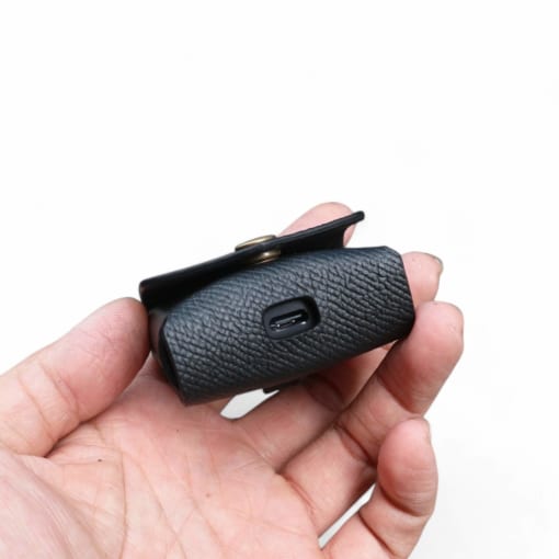 Case da Fiil cc pro 2 được làm từ da bò, màu đen hạt khắc tên