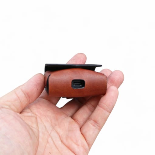 Ốp da Fiil cc pro 2 được làm từ da bò, màu nâu pullup khắc tên