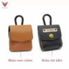 Bao da Marshall Minor 3 được làm từ da bò, khắc tên