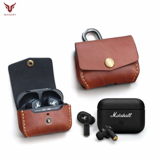 Bao da Marshall Motif A.N.C được làm từ da bò, nâu pullup khắc tên