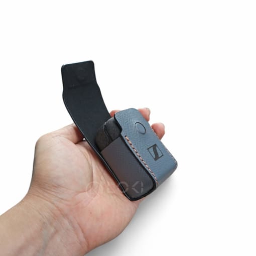 Bao da Sennheiser Momentum True Wireless 4 được làm từ da bò, xanh