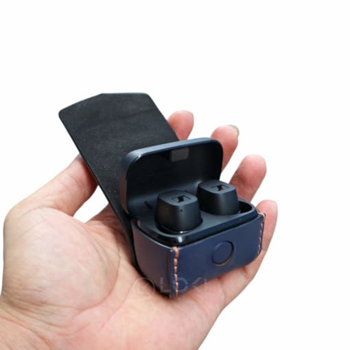 Bao da Sennheiser CX Plus True Wireless được làm từ da bò, xanh navy