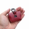 Case da Sennheiser CX True Wireless được làm từ da bò, đỏ đô mịn