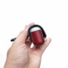 Case da Beyerdynamic Free BYRD được làm từ da bò, màu đỏ đô