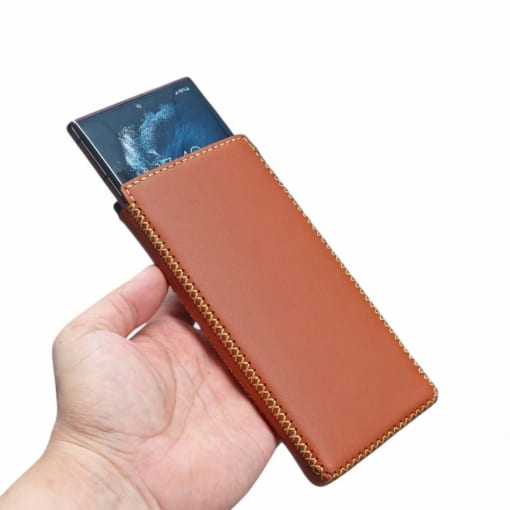 bao da kiểu hộp là phụ kiện bảo vệ Samsung Galaxy S25 Ultra da bò