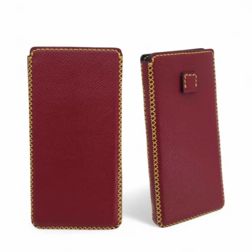Túi đựng điện thoại Samsung Galaxy Z Fold 6 được làm từ da bò màu đỏ đô hạt