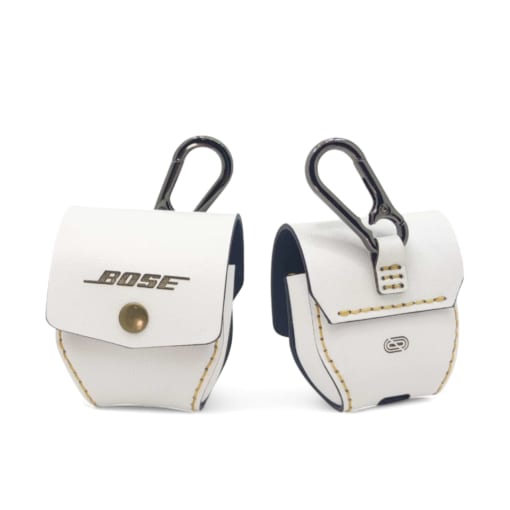 Bao da Bose Quietcomfort Earbuds II và Bose Quietcomfort Ultra Earbuds được làm từ da bò màu trắng